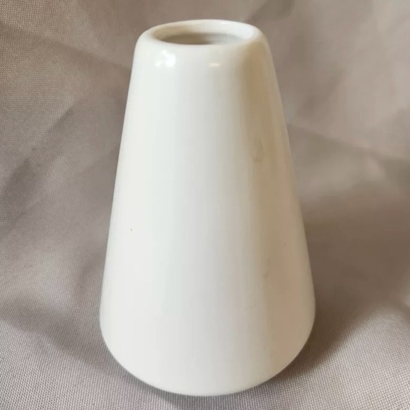 White Ceramic Reed Diffuser Vase - Picture 3 of 7